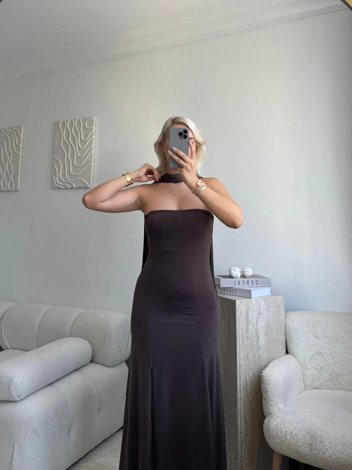 Yırtmaçlı Straplez Kuşaklı Elbise - KAHVE