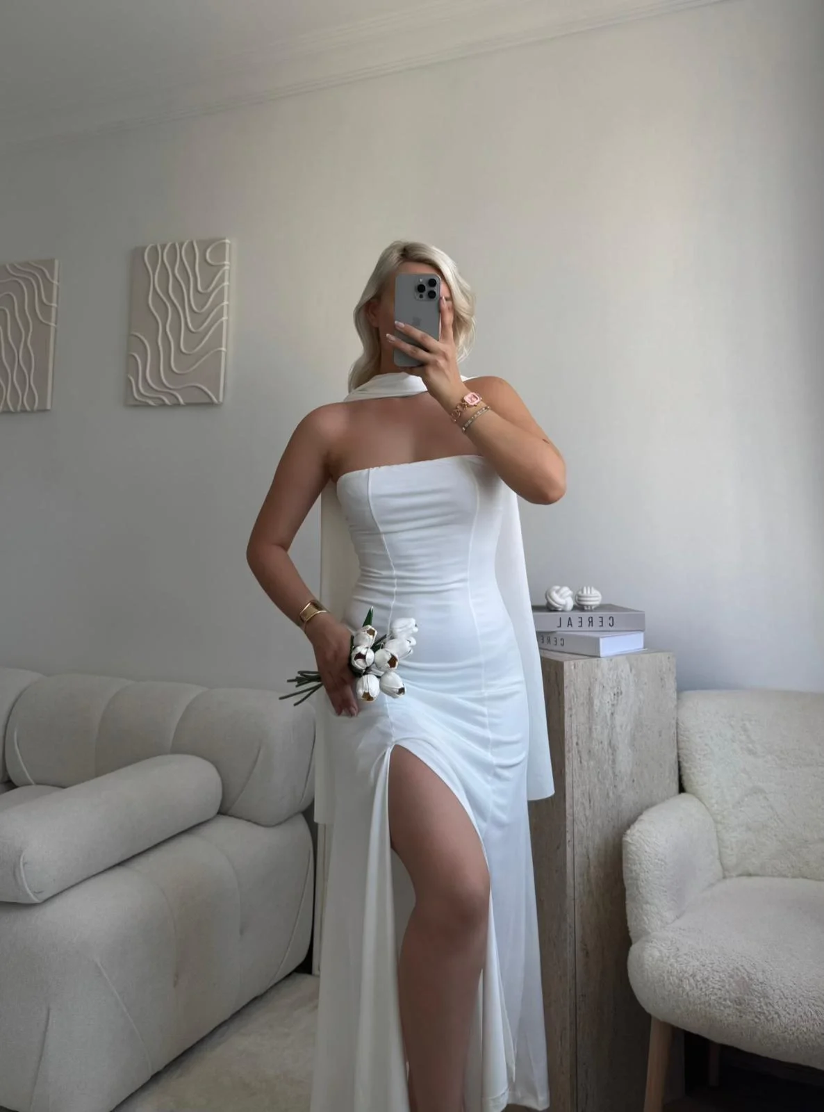 Yırtmaçlı Straplez Kuşaklı Elbise - BEYAZ