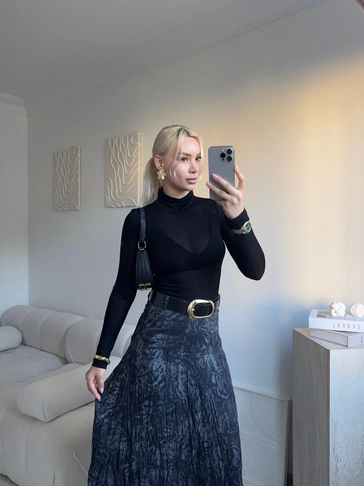 Yüksek Yaka Transparan Bluz- SİYAH