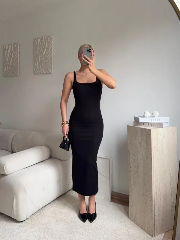 Askılı Kare Yaka Vücuda Oturan Midi Elbise - SİYAH