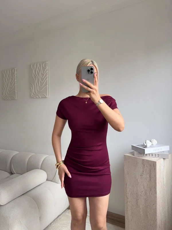 Kayık Yaka Vücuda Oturan Mini Elbise- BORDO