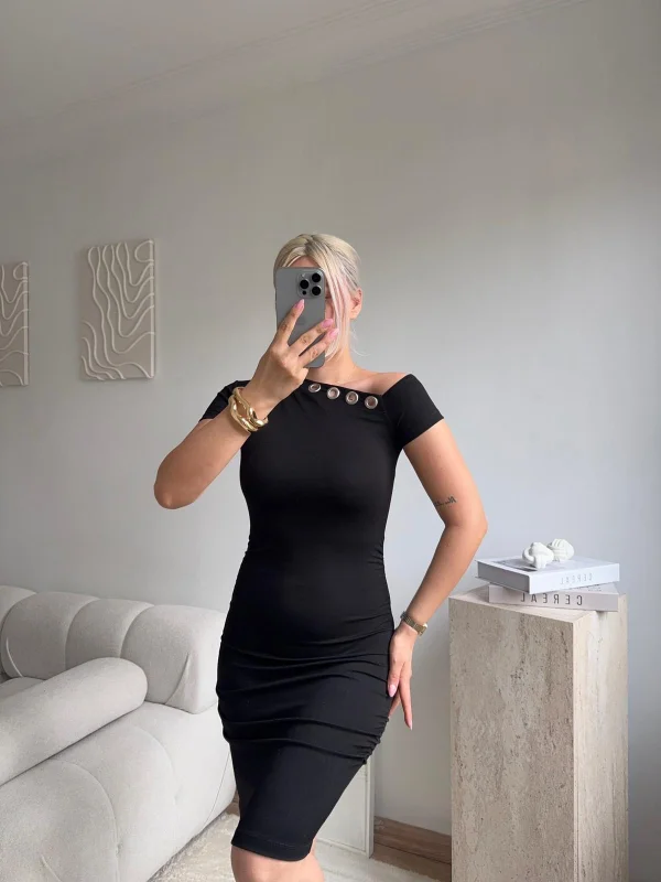 Asimetrik Yaka Halka Detaylı Midi Elbise - SİYAH