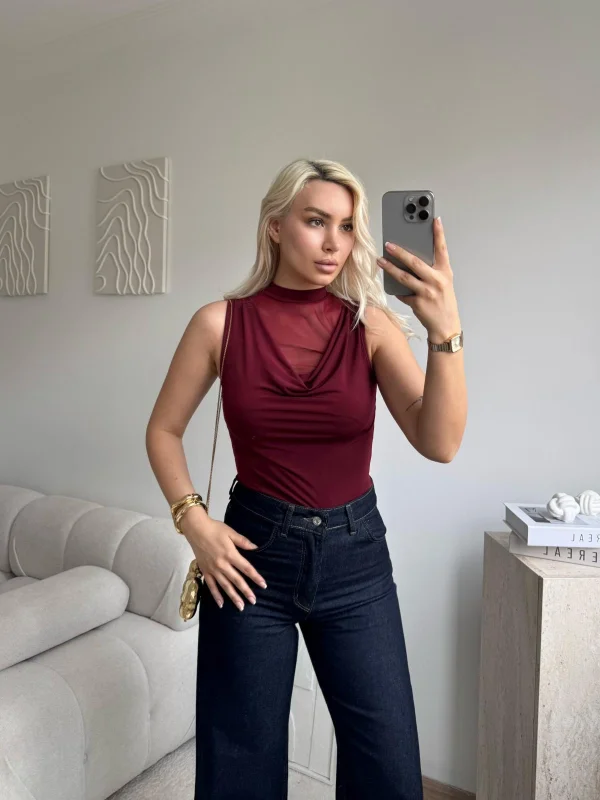 Transparan Tül Detaylı Yarım Balıkçı Yaka Kolsuz Bluz - BORDO