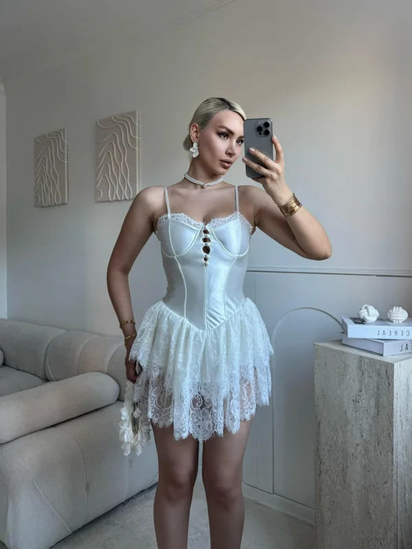 Bel Saten Korse Eteği Dantel Elbise - BEYAZ