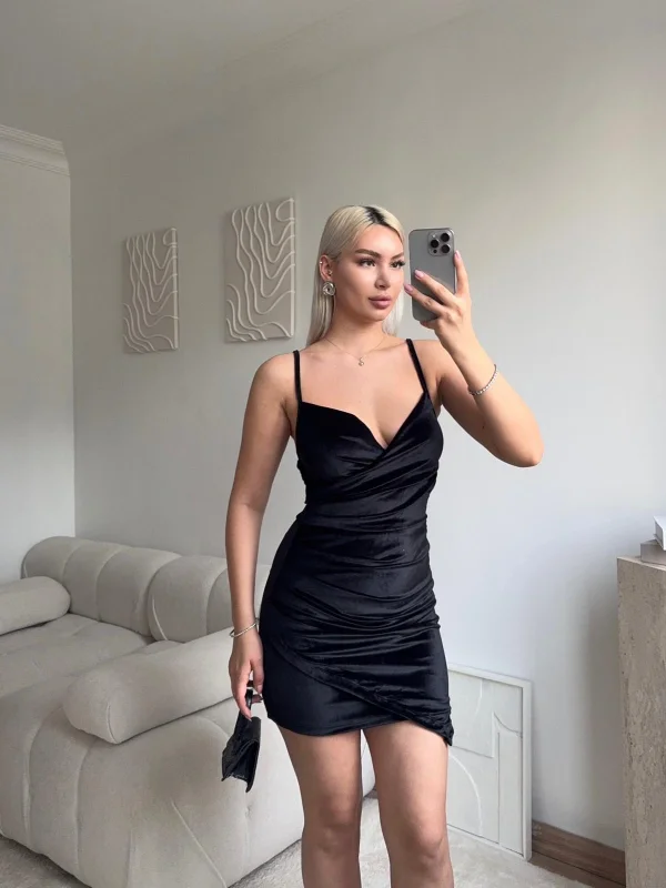 Askılı Drapeli Kadife Elbise - SİYAH