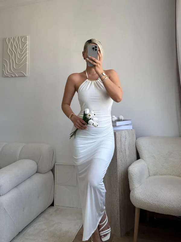 Boyun Aksesuar Yırtmaçlı Elbise - BEYAZ