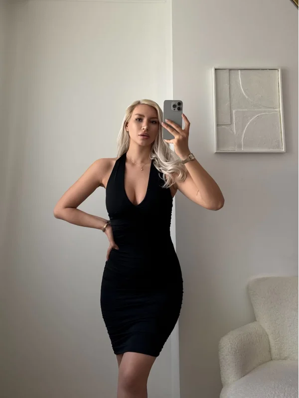 Boyun Bağlamalı Sırt Dekolte Büzgülü Elbise - SİYAH