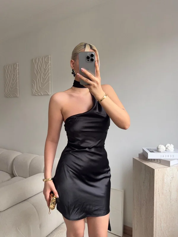 Boyundan Bağlamalı Saten Mini Elbise - SİYAH