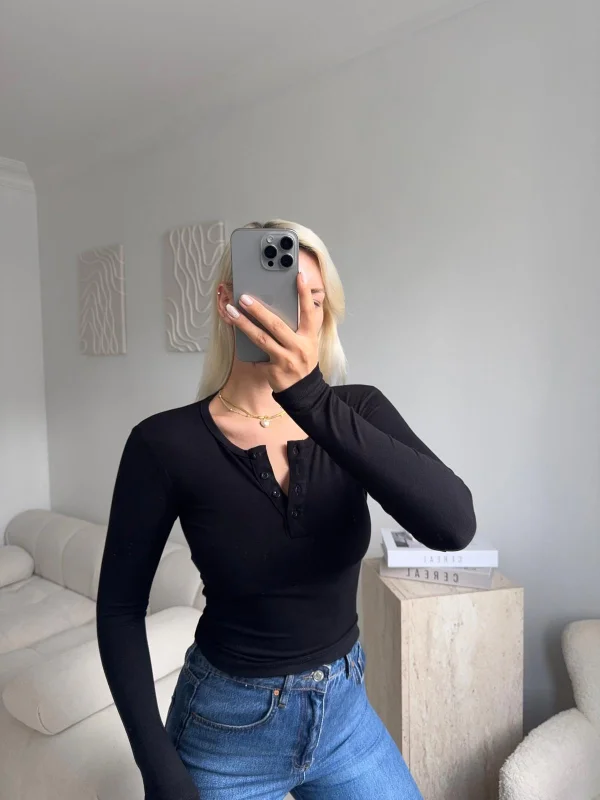 Düğmeli Buzzy Kumaş Crop - SİYAH