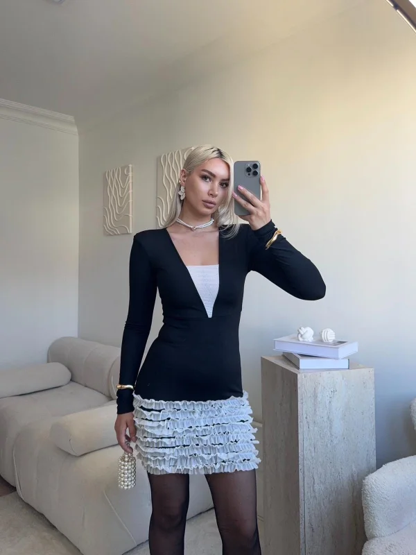 Eteği Fırfırlı Tasarım Elbise - SİYAH