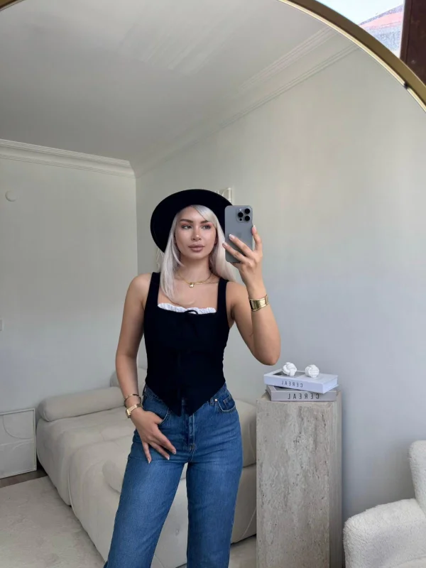 Fiyonklu Garnili Bluz - SİYAH