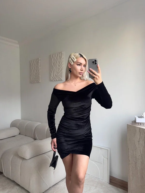 Kadife Madonna Elbise - SİYAH