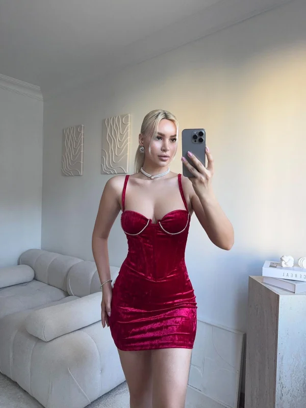 Kadife Taş Detaylı Askılı Mini Elbise - BORDO