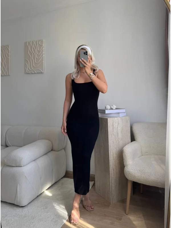 Kare Yaka Long Elbise - SİYAH