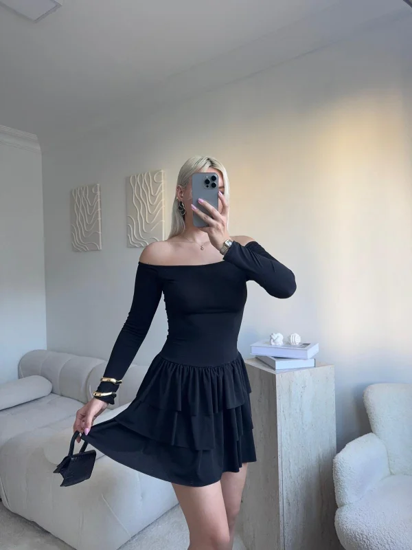 Kayık Yaka Fırfırlı Elbise