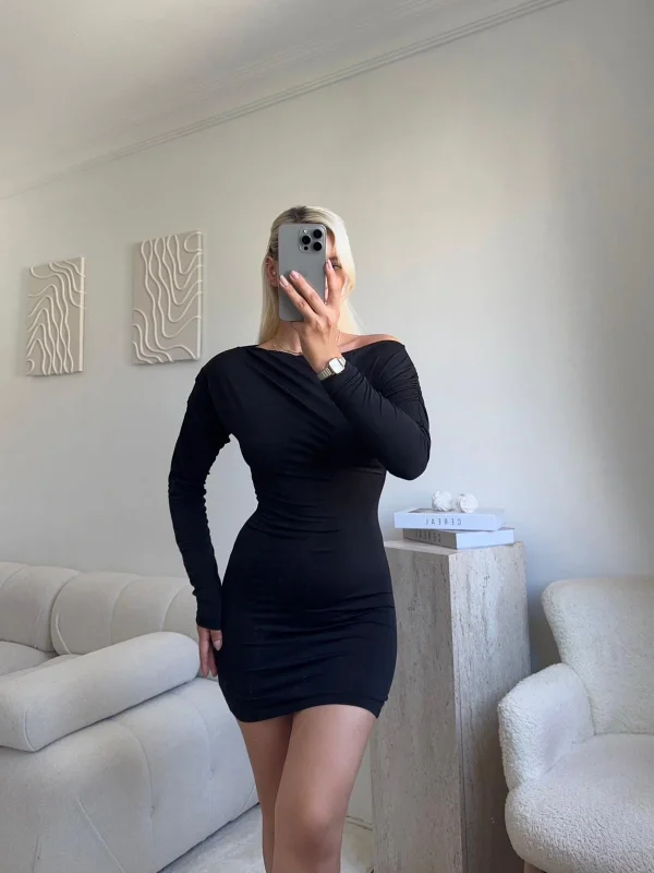 Kayık Yaka Yan Büzgü Elbise