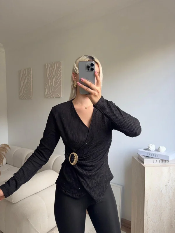 Kruvaze Aksesuarlı Taşlı Bluz - SİYAH