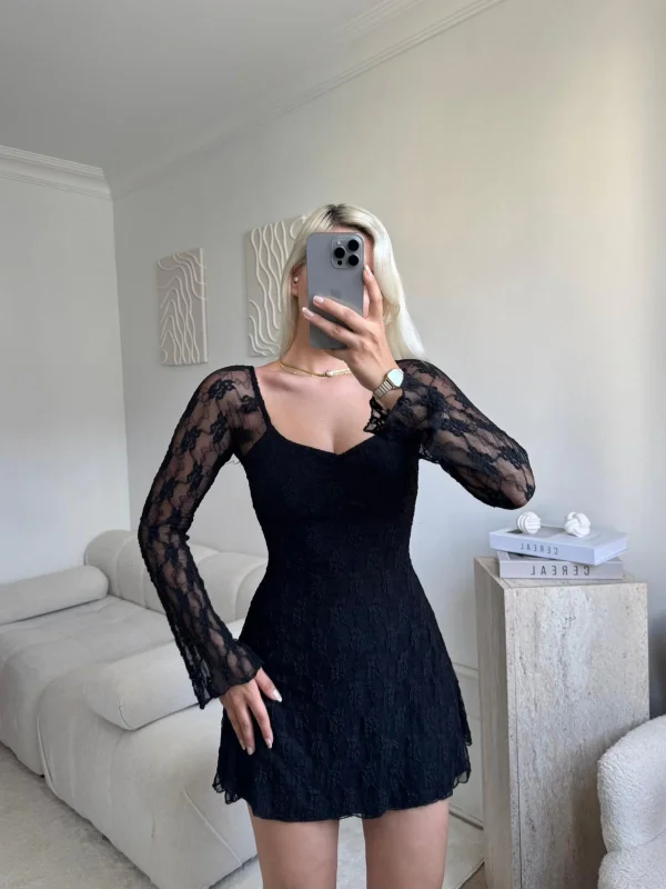 Madonna Yaka Dantel Astarlı Elbise - SİYAH