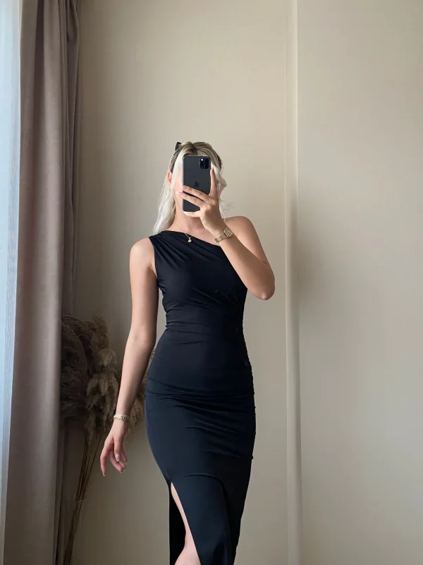 Omuz Detay Drapeli Elbise-SİYAH