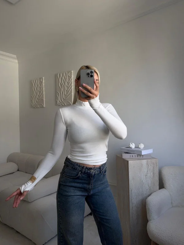 Parmak Geçmeli Premium Kumaş Bluz -BEYAZ