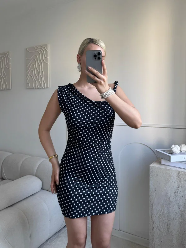 Puantiyeli Omuz Burgu Elbise - SİYAH