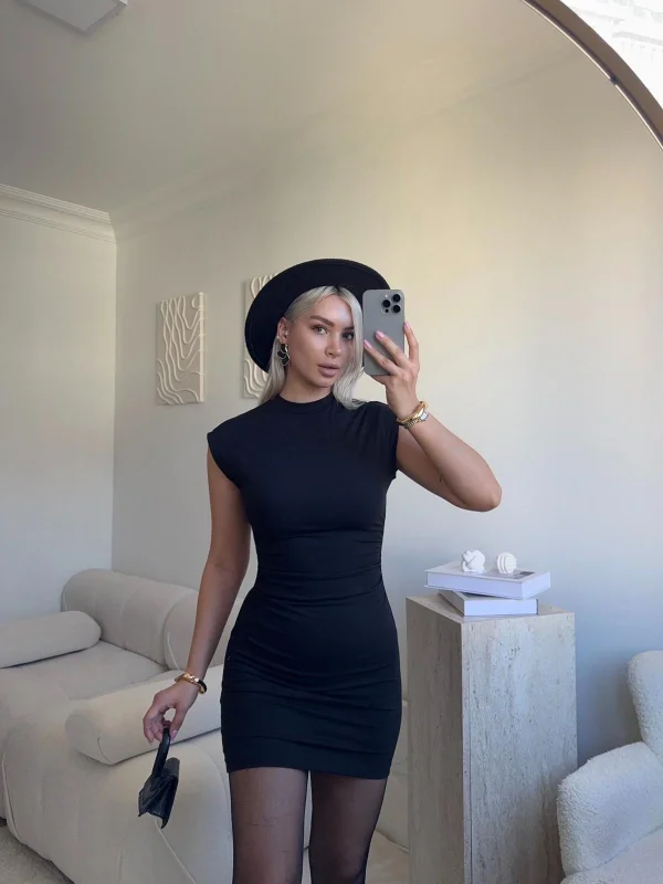 Sıfır Kol Büzgülü Elbise - SİYAH