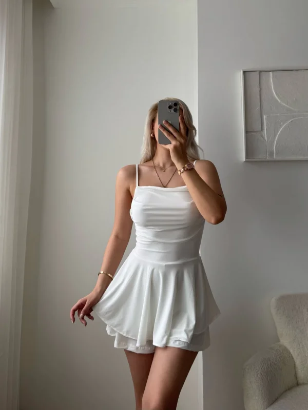 Sırt Dekolte Askılı Şortlu Elbise-BEYAZ