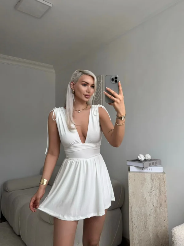 Şortlu Bağlamalı V Dekolte Elbise - BEYAZ