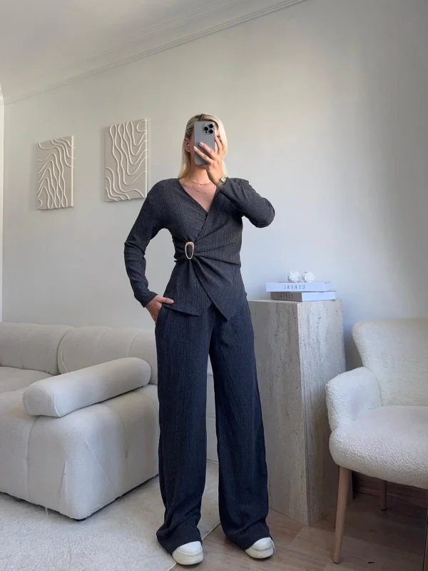 Tokalı Kruvaze Pantolon Takım - FÜME