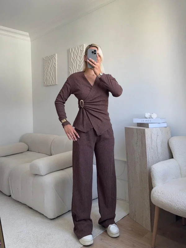 Tokalı Kruvaze Pantolon Takım - KAHVE