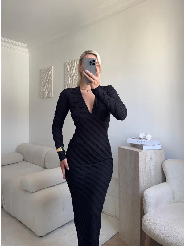 V Yaka Ters Dikiş Elbise - SİYAH