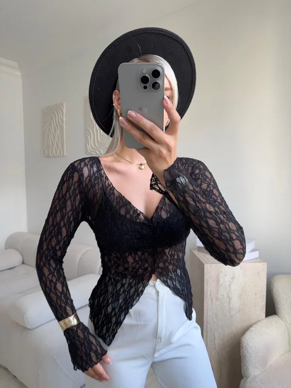 Yırtmaç Detay Dantel Crop - SİYAH