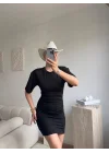 Kısa Kollu Vücuda Oturan Mini Elbise