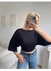 Yarasa Kol Kayık Yaka Dökümlü Crop Bluz - SİYAH