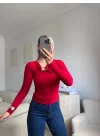 Göğüs Aksesuar Bluz - KIRMIZI