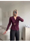 Kruvaze Aksesuarlı Taşlı Bluz - BORDO