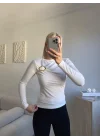 Luna Toka Detaylı Drapeli Bluz - BEYAZ