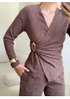 Tokalı Kruvaze Pantolon Takım - KAHVE