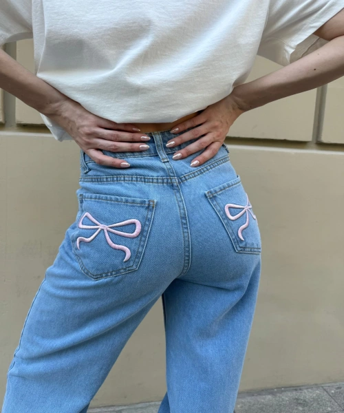Arka Cep Pembe Kurdele Detaylı Coquette Seri Denim Pantolon
