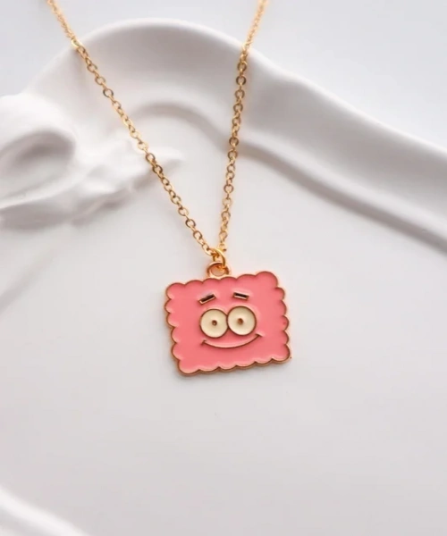 Gold Renk Zincirli Patrick İthal Kolye