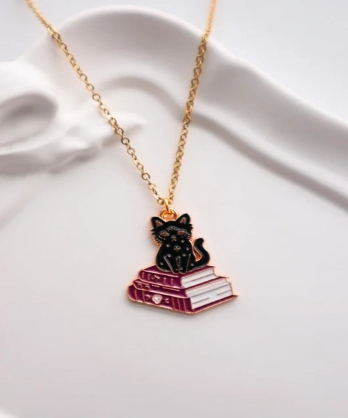 Gold Renk Zincirli Spell Book Cat İthal Kolye