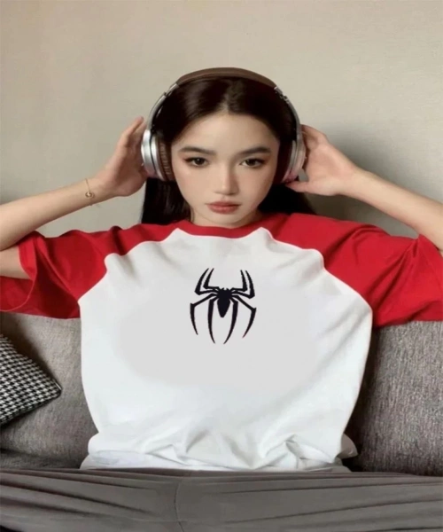 Kırmızı Reglan Kol Siyah Spider Baskılı Kısa Kollu Tişört