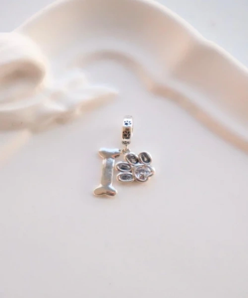 Klipsli Bileklik Sallantılı Pati Kemik Charm