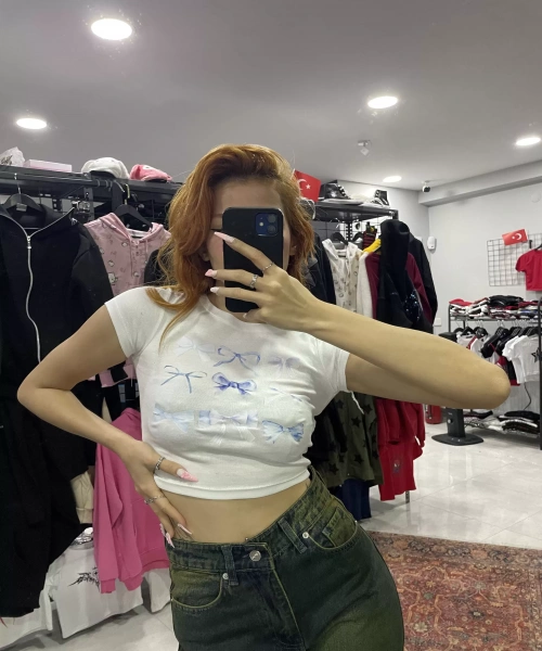 kurdele detaylı beyaz renk crop top