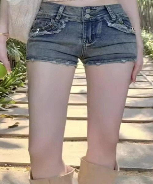 Lacivert Eskitme Piramit Detay Kot Şort