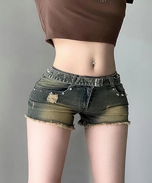 Lacivert Eskitme Piramit Detaylı Kemerli Mini Şort