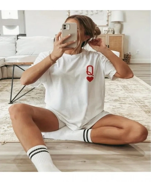 Q Heart Design Unisex Oversize T-shirt