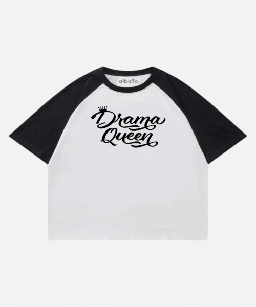 Siyah Beyaz Reglan Kollu Drama Queen baskılı T-Shirt