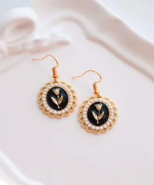 Siyah İncili Lale İthal Küpe