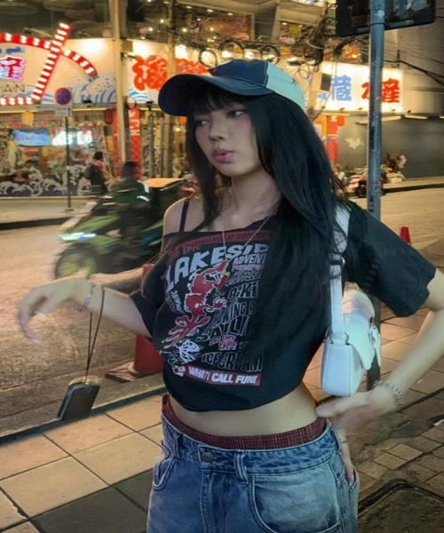 Siyah Lakeside Omuz Dekolteli Askılı Kısa Kollu Crop